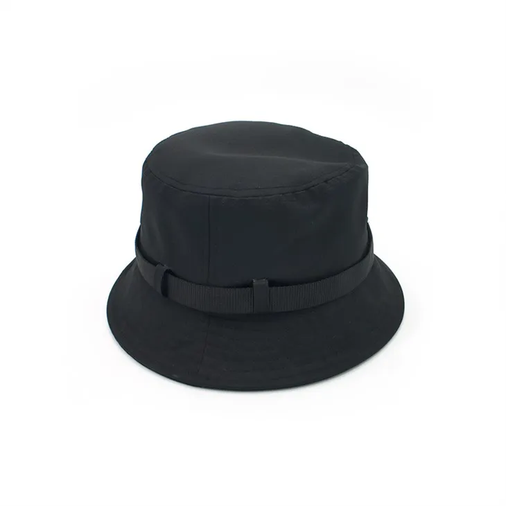 Balck Bucket -hatut