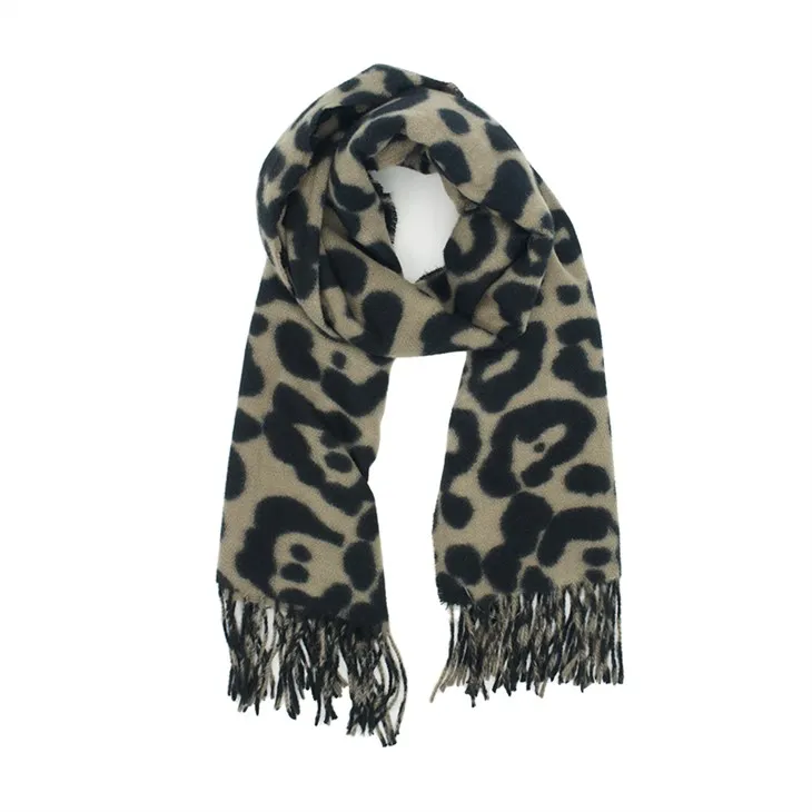 Muodikkaat polyhuivit