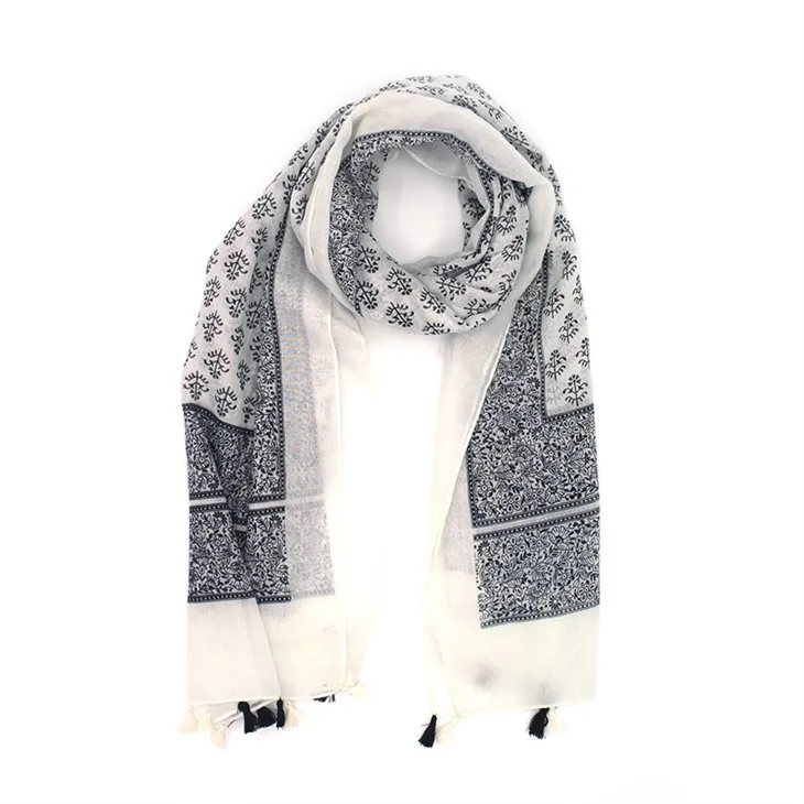 Naisten kukkailuhuivit