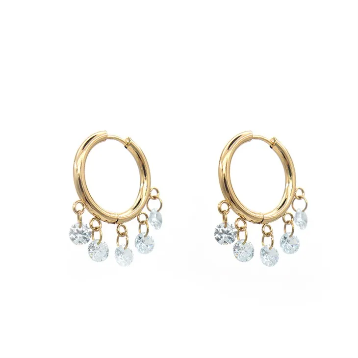 Kultaiset kauniit korvakorut