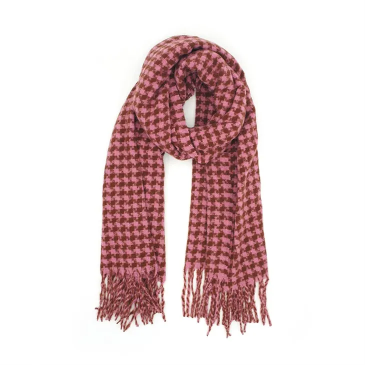 Pitkä polyesterihuivi