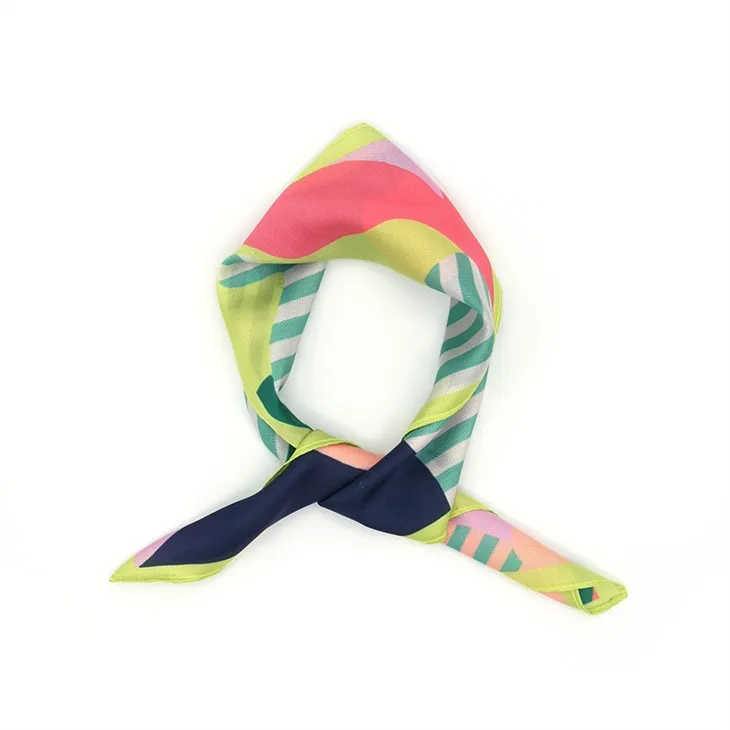 Öljymaalaus silkkihuivit