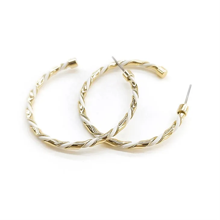 Gold Texture Charm korvakoru